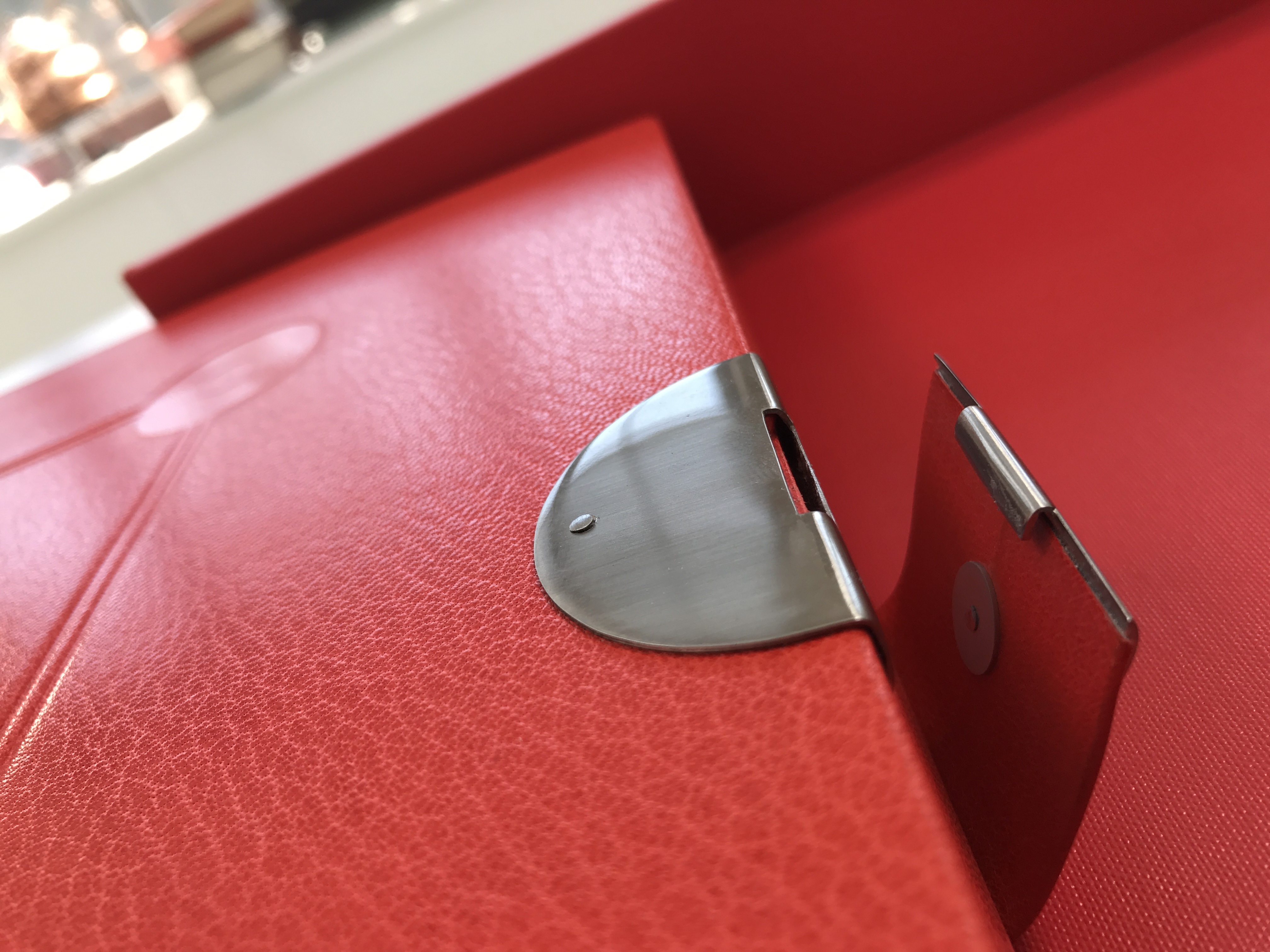  Stainles steel clasp (not easy to cut) 